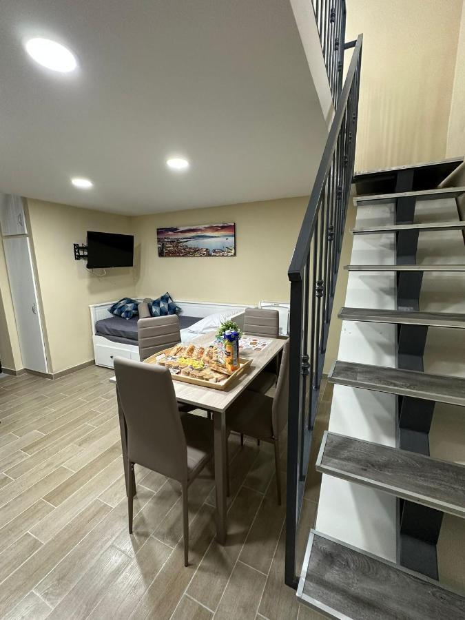 Napoli Centro - La Casa Di Cate Bed & Breakfast Екстериор снимка