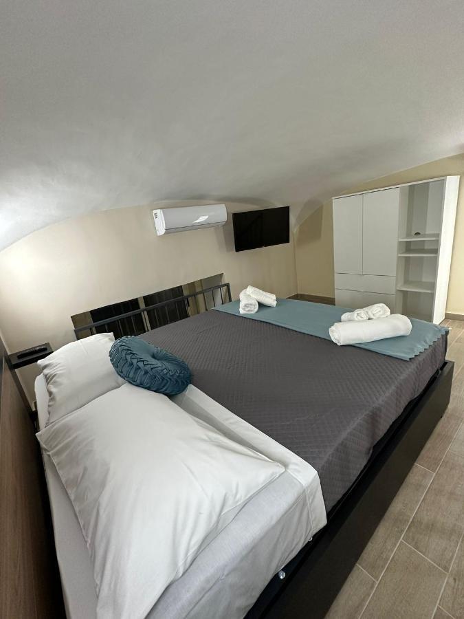 Napoli Centro - La Casa Di Cate Bed & Breakfast Екстериор снимка