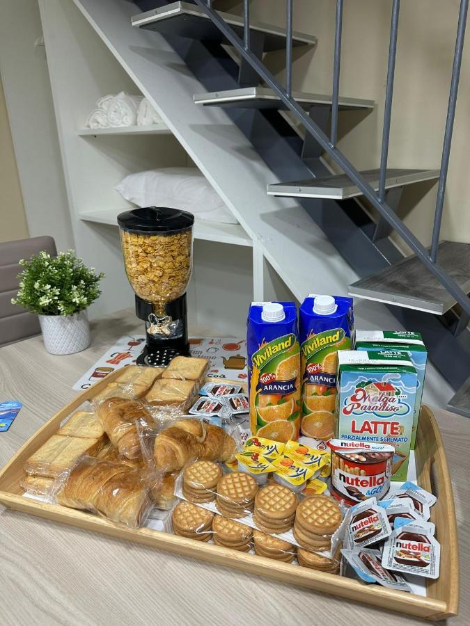 Napoli Centro - La Casa Di Cate Bed & Breakfast Екстериор снимка